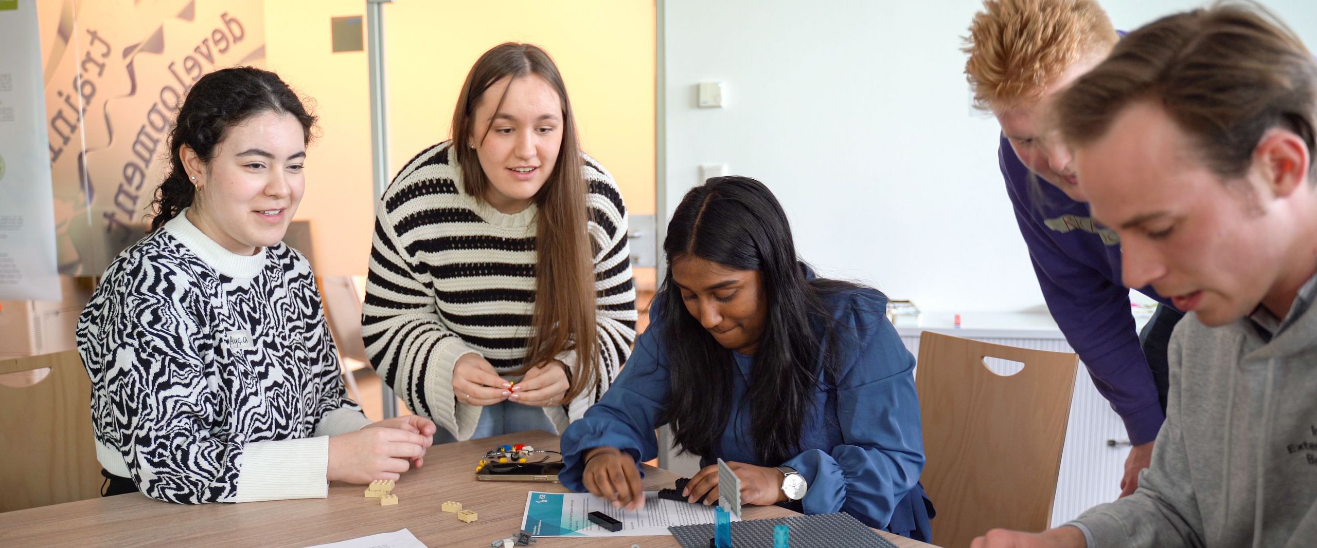 Die Studierenden aus Groningen und Bremen bauen zusammen an einer perfekten Verwaltung