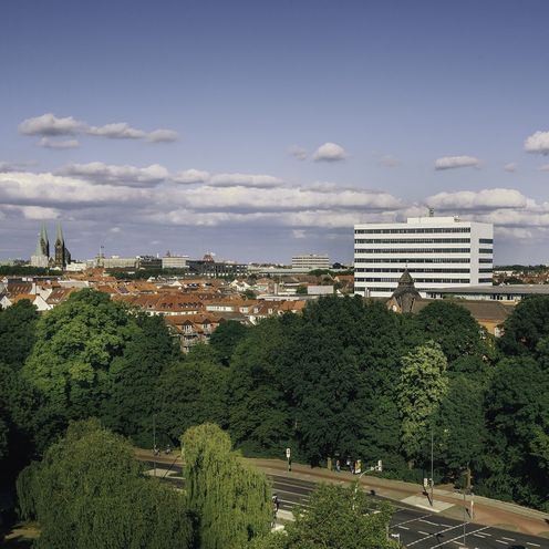 Ausblick auf die Neustadtswallanlagen und das AB-Gebäude Ausblick auf die Neustadtswallanlagen und das AB-Gebäude