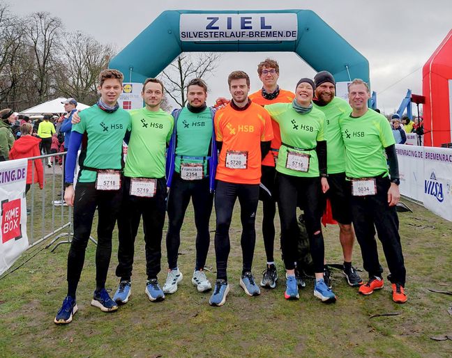 HSB Tri-Runners Team Silvesterlauf 2025 Porträtfoto HSB Tri-Runners Team Silvesterlauf 2025