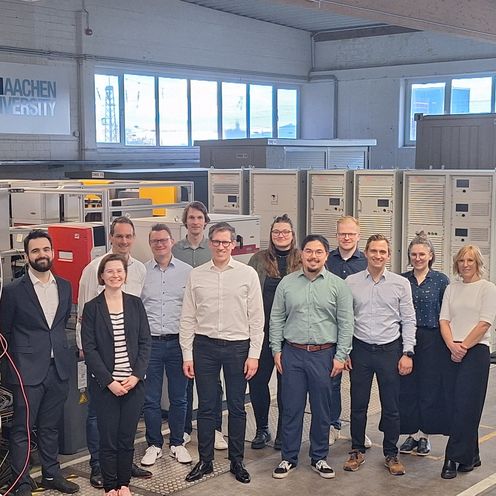 202603_Projekt CloudEnerChain_Copyright Fraunhofer-Institut für Angewandte Informationstechnik FIT gruppenbild mit Männern und Frauen