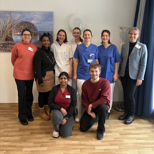 Projekt EntiPü ISPF Gruppenbild mit Männern und Frauen