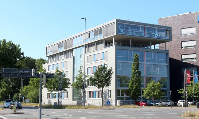 HSB-Standort in der Hermann-Köhl-Str. 1 Foto des Gebäudes an der Hermann-Köhl-Straße, in dem die Bionik untergebracht ist.