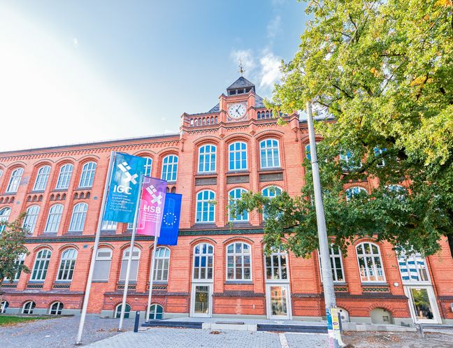 Gebäude L Das historische L-Gebäude im ehemaligen Ortsamt auf dem Campus Neustadtswall.