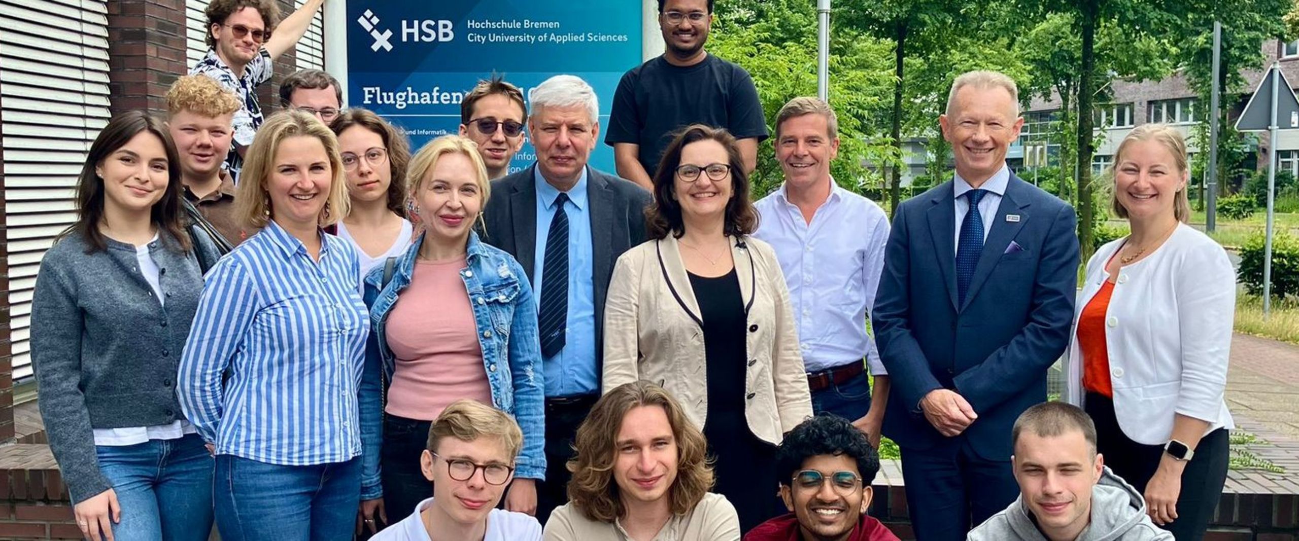 Gruppenfoto von polnischen und deutschen Studierenden und Lehrenden 