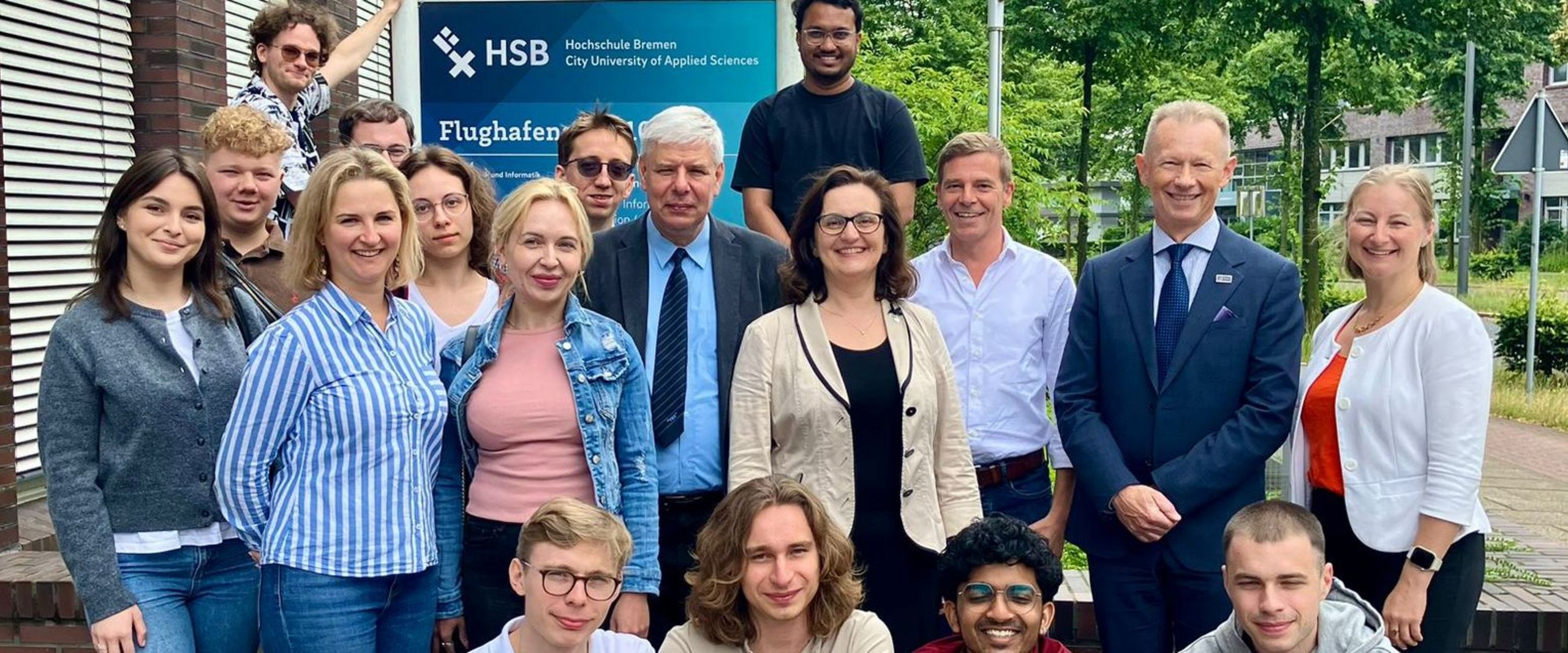 Gruppenfoto von polnischen und deutschen Studierenden und Lehrenden 