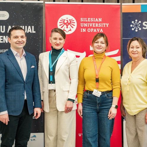 STARS EU Partner Ukraine Vier Personen posieren vor Roll-Ups