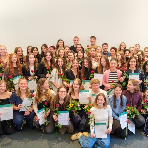 HSB Soziale Arbeit Abschluss 2026 Gruppenbild mit Männern und Frauen